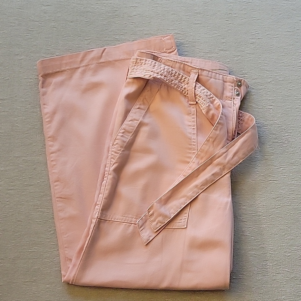 SEVEN 7 rose pink capri wide legged pants with tie belt.   Size 4.